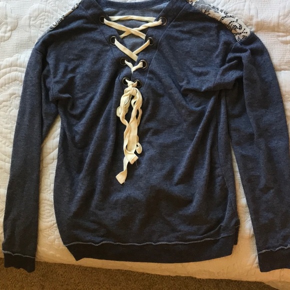 Tops - Sweater/sweatshirt